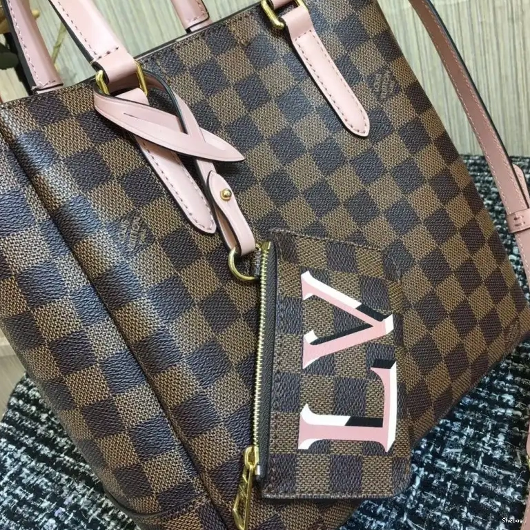 20DJ570047 LV Bags 0807